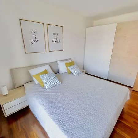 Triestevillas Lazzaretto Marina, Sea View W/ Terrace & Parking Space Apartment
